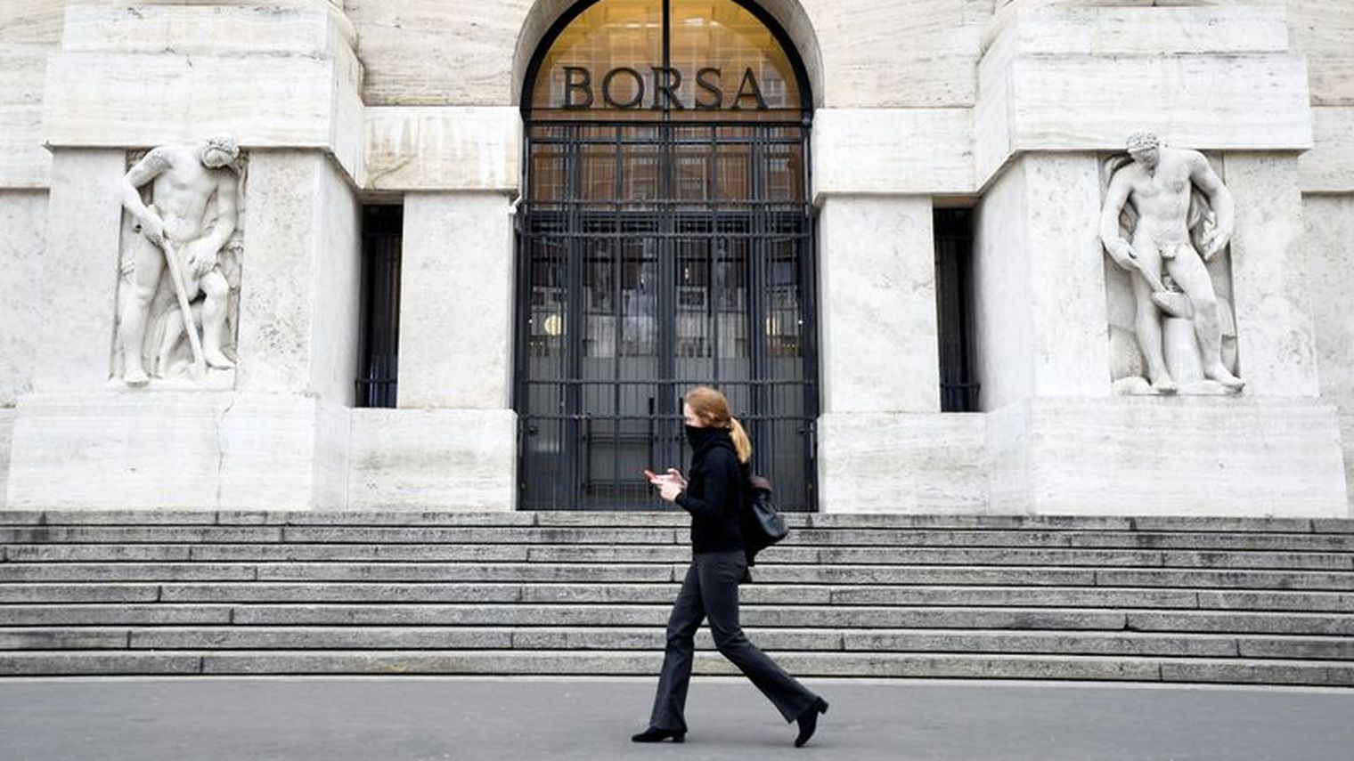 Borsa di Milano : 
                Borsa Milano pesante, crollano ancora le banche in scia Wall Street