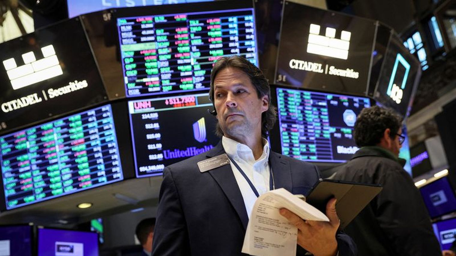 Bourse de Wall Street : 
                Wall Street monte avec l'espoir d'une pause dans les hausses de taux US
