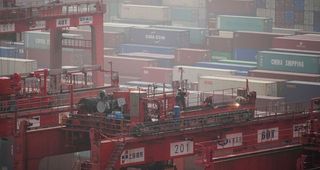 Cina, peggior calo commercio da due anni e mezzo su difficoltà Covid e domanda debole
