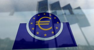 Zona euro, mercato immobiliare troppo caro potrebbe crollare se tassi aumentano