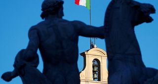Italia, commercio extra-Ue aprile in deficit 2,3 mld euro - Istat