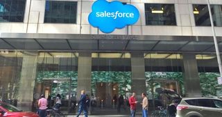 Salesforce boekt hogere winst en omzet