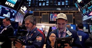 Midday Report: US Stocks Slump as Target's Earnings Miss Fuels Inflationary Concerns