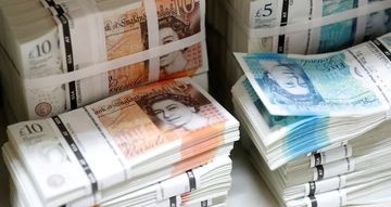 Pound falls as UK inflation hits 40-year high