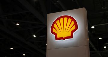 Shell suspends sale of Nigerian onshore oil assets