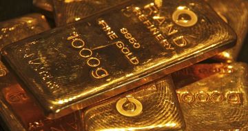 L'or vacille au-dessus de 1 800 $, la baisse des rendements contrecarrant la force du dollar.