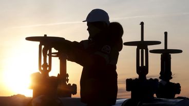 Commodities overview :  Oil remains firm