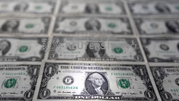 Forex, dollaro perde terreno dopo dati inflazione Usa sotto attese
