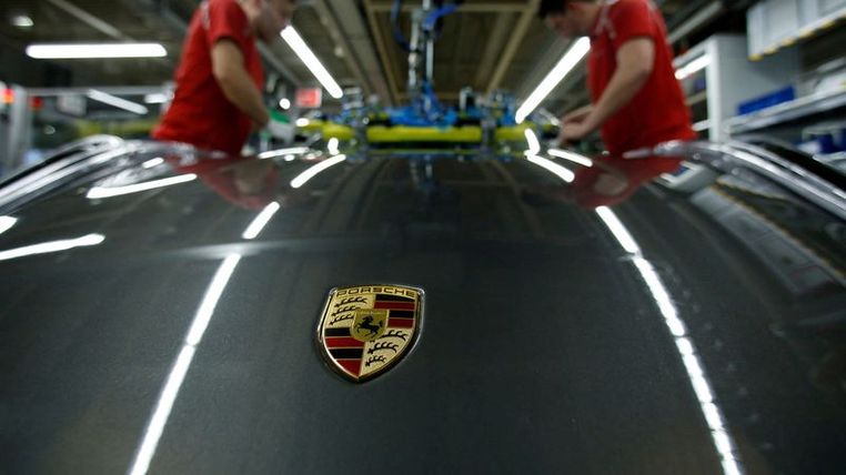 Porsche-Aktie kommt bei Börsendebüt nicht vom Fleck