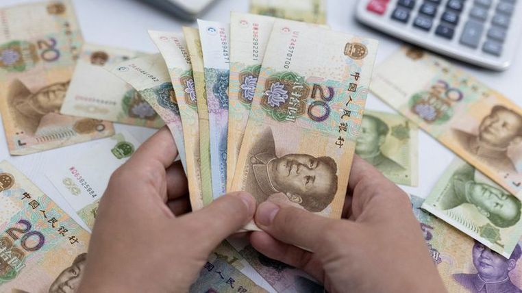 China graaft diep in zak met yuan-trucs om weerstand te bieden aan dollar-stoomwals