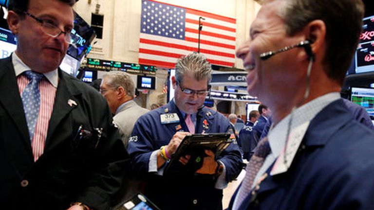 Bourse de Wall Street : 
                Wall Street ouvre en ordre dispersé une séance raccourcie