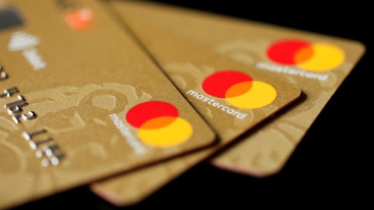 Visa y Mastercard afirman que el gasto con tarjeta de crédito se está ralentizando