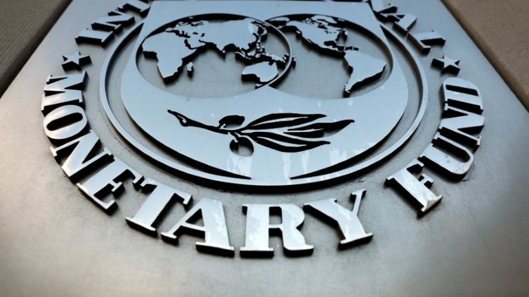 FMI cierra acuerdo inicial con Ucrania por 15.600 millones de dólares de financiación