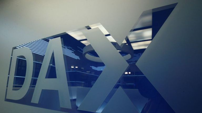 Börse Frankfurt : 
                Dax-Anleger atmen nach US-Schuldendeal auf
