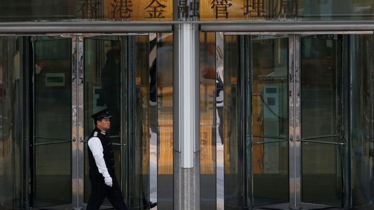Bourse de Wall Street : 
                La banque centrale de Hong Kong relève ses taux après la hausse de la Fed