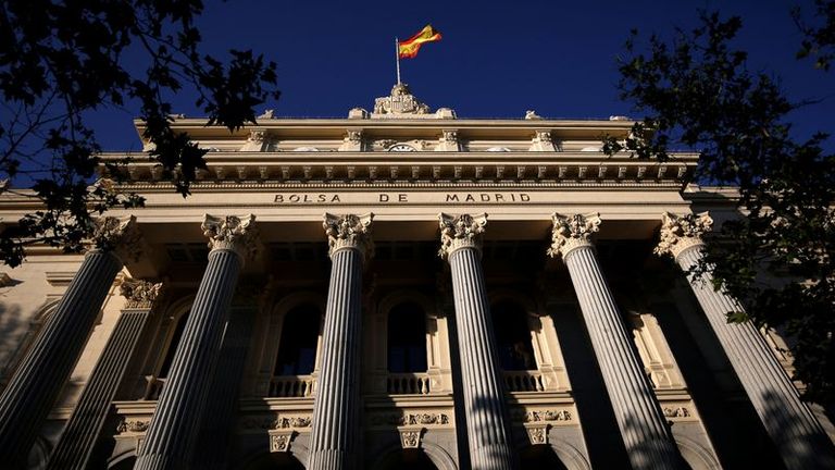 Bolsa de Madrid : 
                El Ibex repunta con timidez acosado por el parón económico y los bancos centrales