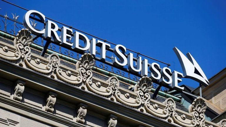 Anleger steigen nach Übernahme bei Credit Suisse aus