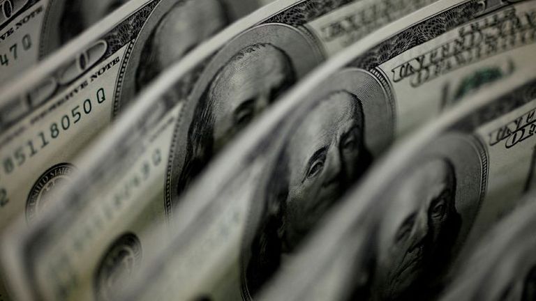 Dollar nach Andeutung der Zinspause der Fed stabil, Yen steigt an