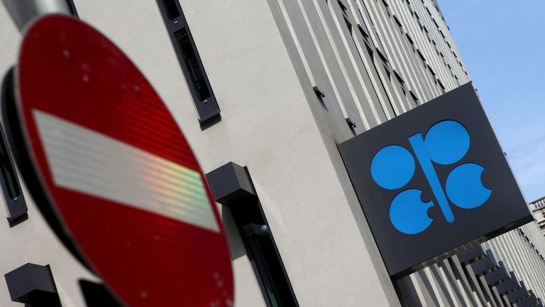 U.S. senators reintroduce bill to pressure OPEC oil producer group