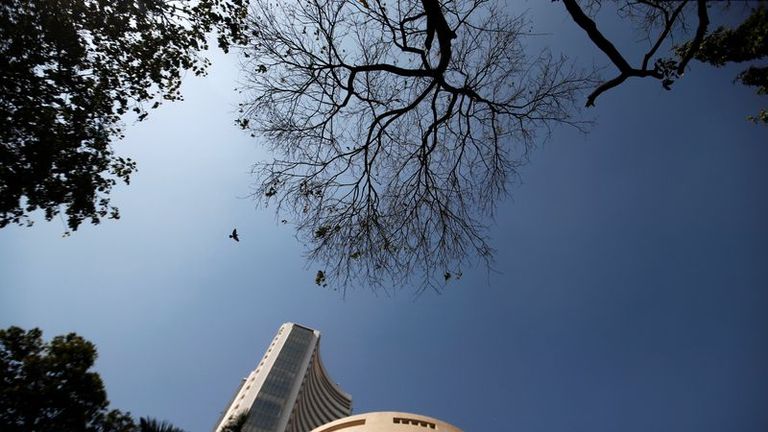 INDIA STOCKS-Indische Aktien werden aufgrund der Hoffnung auf eine Pause bei der Zinserhöhung der Fed höher eröffnen