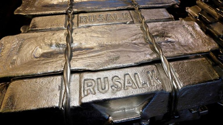 Stati Uniti valutano embargo totale su alluminio russo -Bloomberg