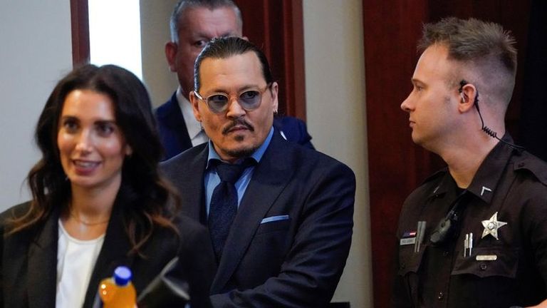Les avocats de Depp et Heard font un dernier discours aux jurés dans une affaire de diffamation.