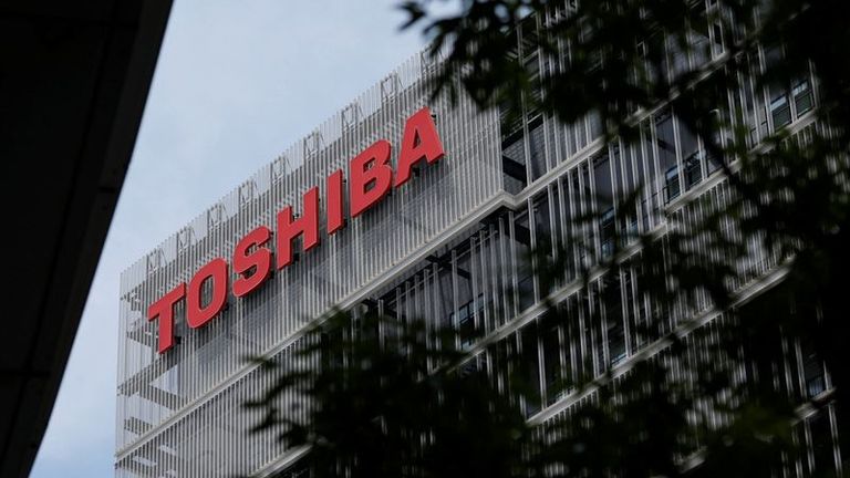 Toshibas bevorzugter Bieter rückt näher an die Finanzierung der Übernahme heran - Quellen
