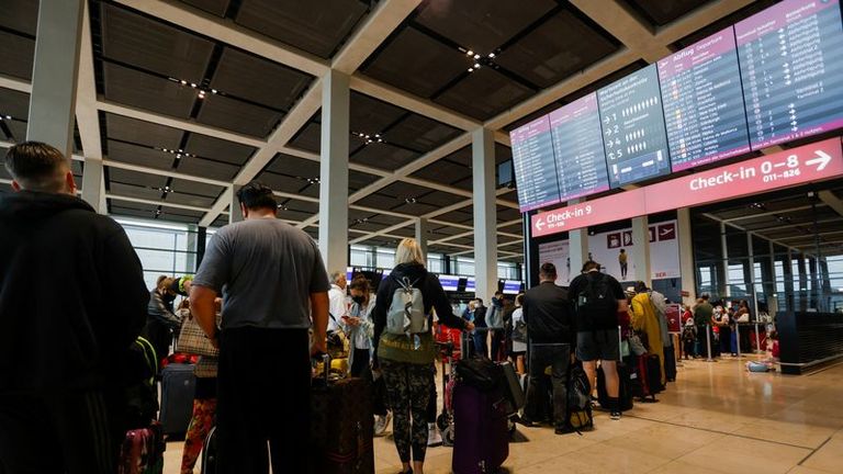 Ganztägiger Streik am BER-Airport - Alle Flüge gestrichen