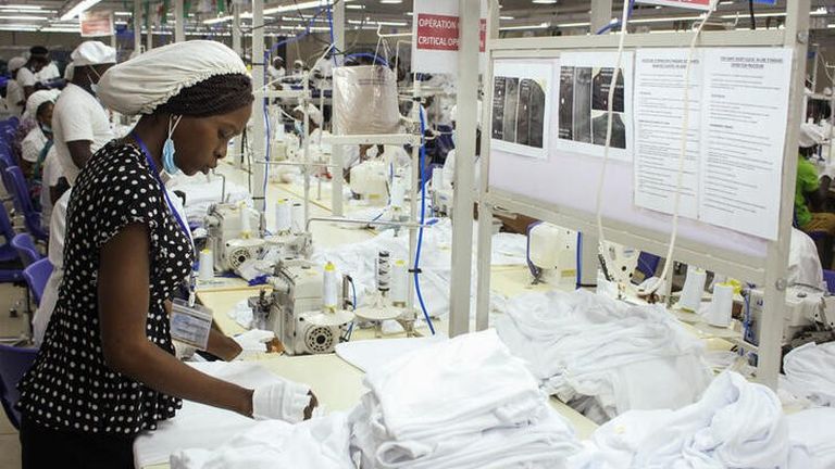 Le Bénin, exportateur de coton, développe une industrie textile locale