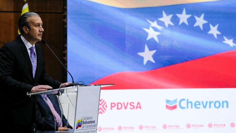 Venezuela signs contracts with Chevron to reanimate, expand oil output