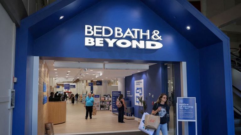 Bed Bath & Beyond Shares Plunge 35%