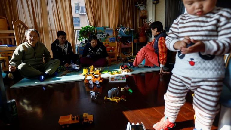 China trata de revitalizar la caída de la natalidad
