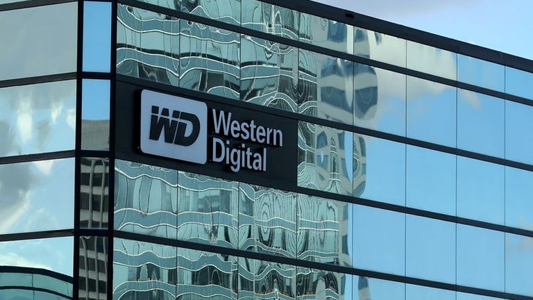 Western Digital gets $900 million investment from Apollo, Elliot
