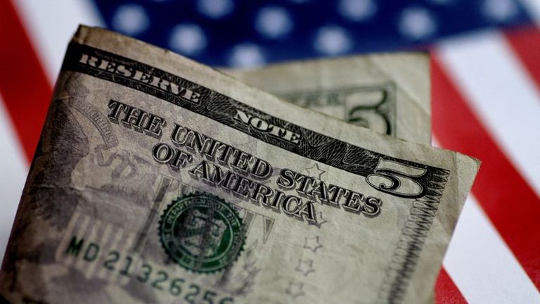 Analyse-Les fluctuations du dollar augmentent les coûts de couverture pour les entreprises américaines.