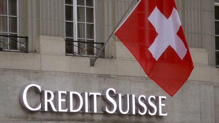 Exclusif  :  Les autorités suisses pourraient imposer des pertes aux détenteurs d'obligations du Credit Suisse