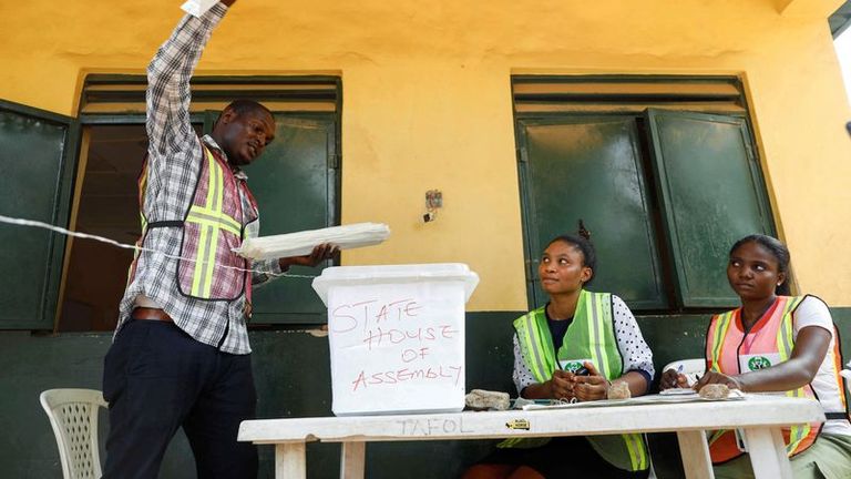 La réélection du gouverneur de Lagos est une victoire pour le parti au pouvoir au Nigeria