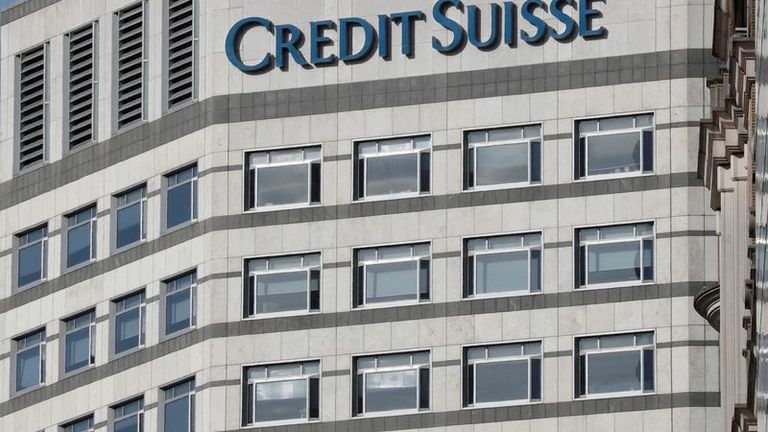 Le régulateur bancaire canadien réaffirme la hiérarchie des créanciers après que l'accord avec le Crédit Suisse a suscité la colère des détenteurs d'obligations