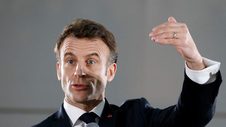 France-Macron évoque une "contribution exceptionnelle" des entreprises vers leurs salariés