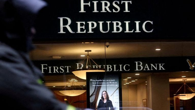 First Republic podría repuntar si la FDIC asegura los depósitos -analista
