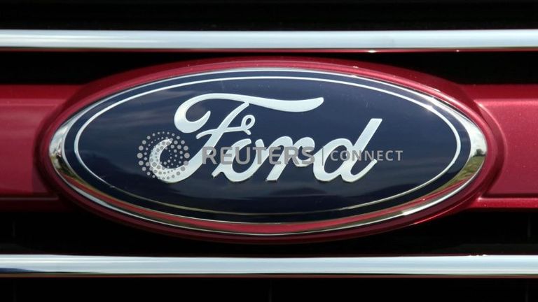 Ford vede perdita ante imposte di 3 mld $ per divisione auto elettriche in 2023