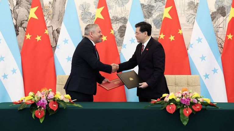 La Chine établit des relations diplomatiques avec le Honduras