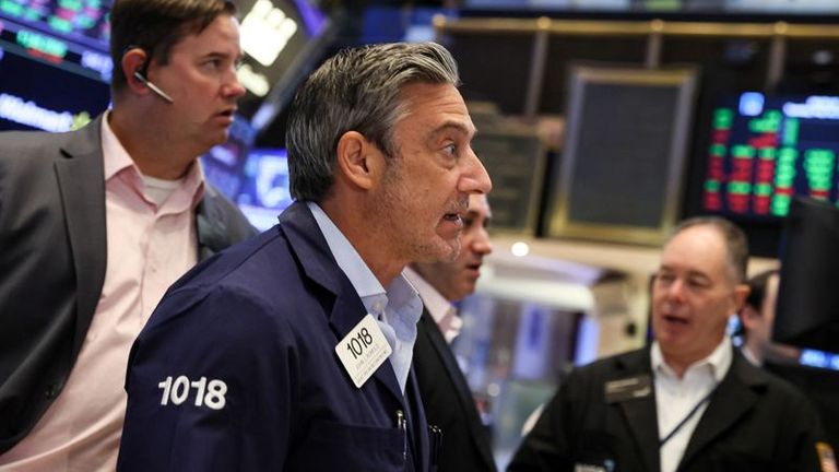 Bourse de Wall Street : 
                Wall Street termine dans le rouge, les craintes sur les taux pèsent