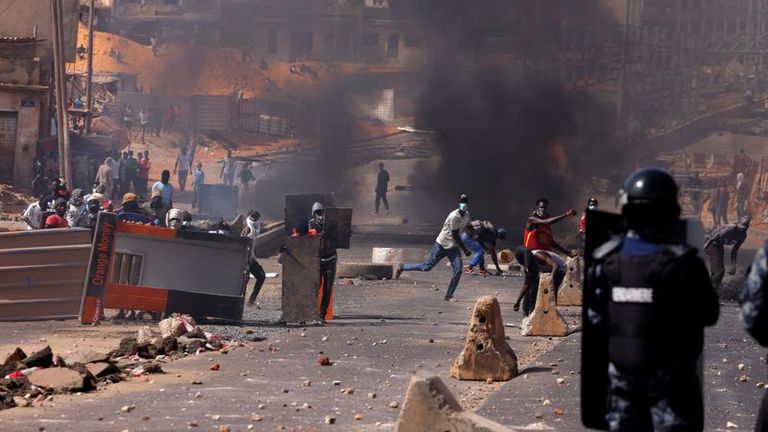 Le bilan s'alourdit au Sénégal après deux jours de violentes manifestations