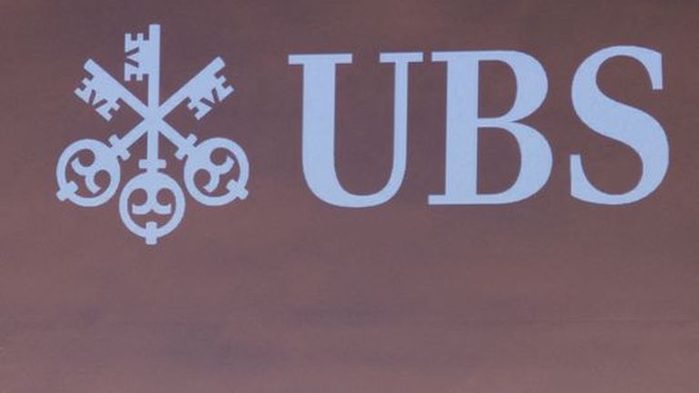 UBS considera di ritardare i risultati dopo il salvataggio di Credit Suisse - FT