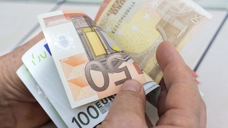Valuta :  euro stoicijns na redding Credit Suisse