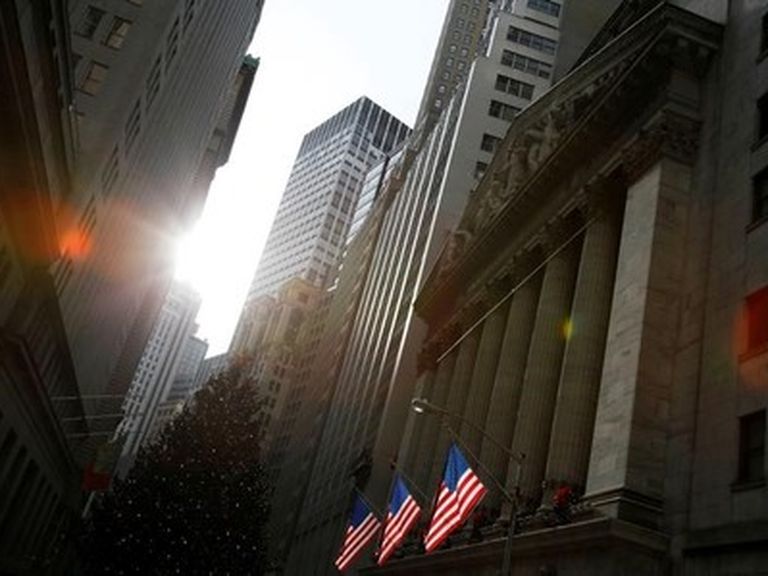 Wall Street ouvre en baisse, la dette en ligne de mire