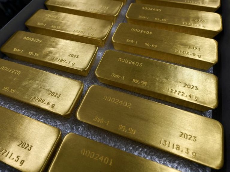 Gold holds ground on softer dollar, rate-hike pause bets