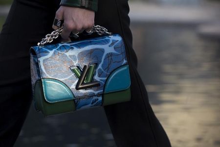 LVMH ouvre les sites de Kenzo, Louis Vuitton ou encore Dior le temps de  quelques jours