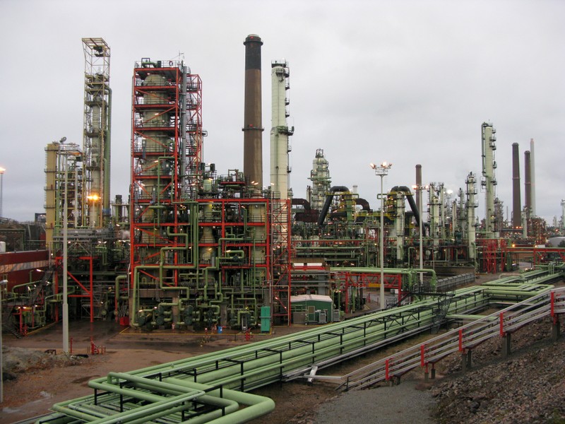 FILE PHOTO: FILE PHOTO: General view of Neste's oil refinery, with a total refining capacity of about 13.5 million tonnes per year, in Porvoo