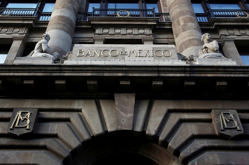 El Banco de México vuelve a mantener su tasa en espera mientras la región comienza a reducir las tasas de interés